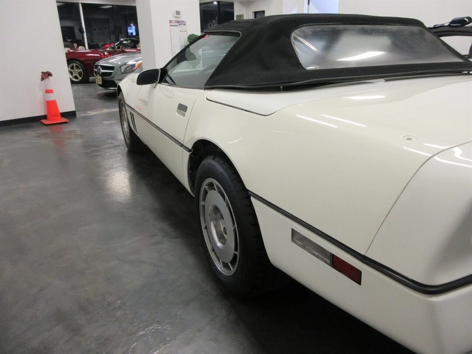 1987 Chevrolet Corvette C4 - Image 20 of 21