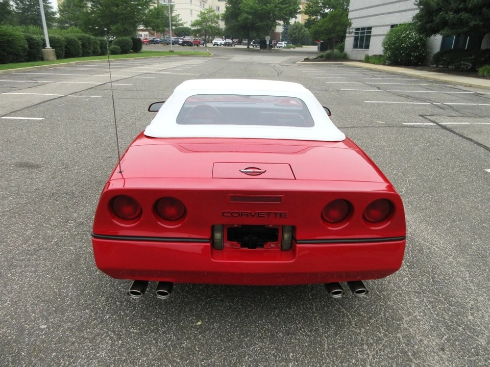 1987 Chevrolet Corvette C4 - Image 23 of 24