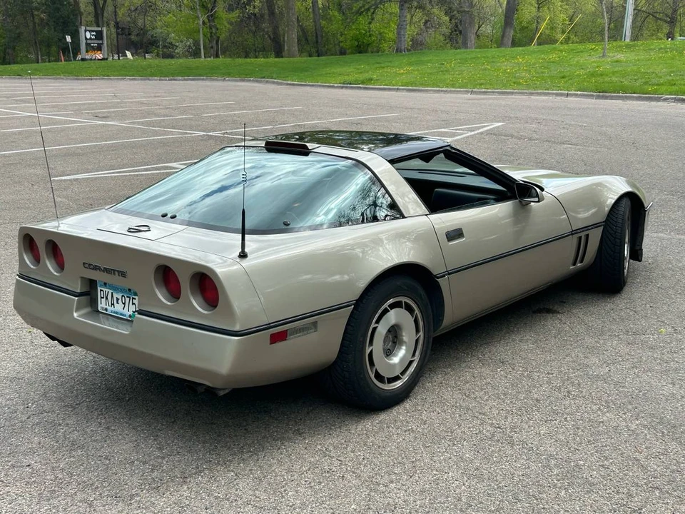 1987 Chevrolet Corvette C4 - Image 6 of 12