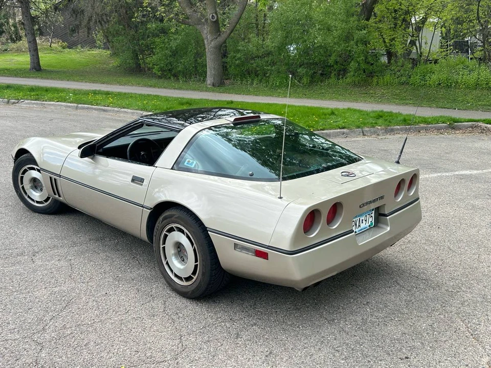 1987 Chevrolet Corvette C4 - Image 5 of 12