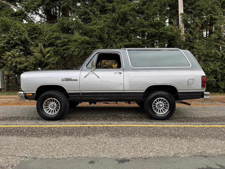 1987 Dodge Ramcharger - Image 4 of 21