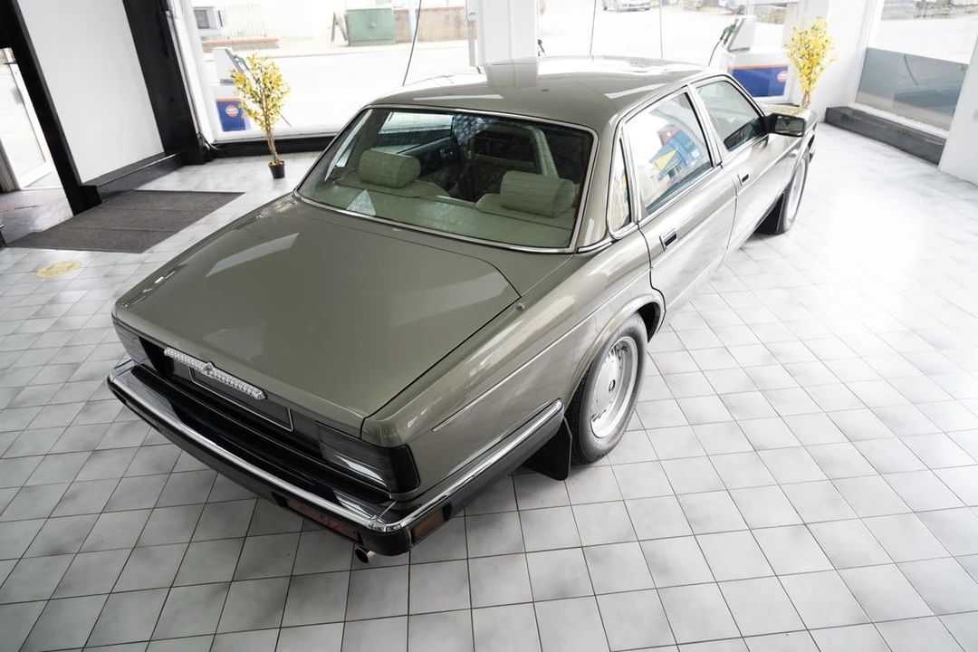 1987 Daimler - Image 9 of 30