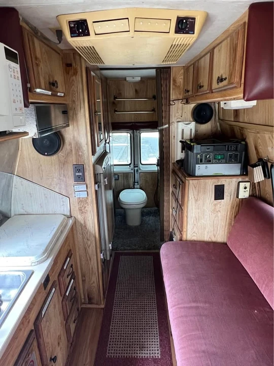1987 Dodge Ram Van - Image 10 of 10