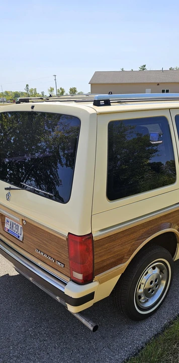 1987 Dodge Caravan - Image 23 of 31