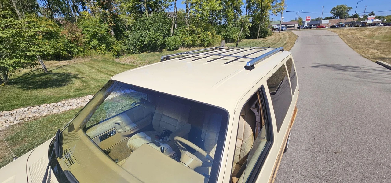 1987 Dodge Caravan - Image 17 of 31