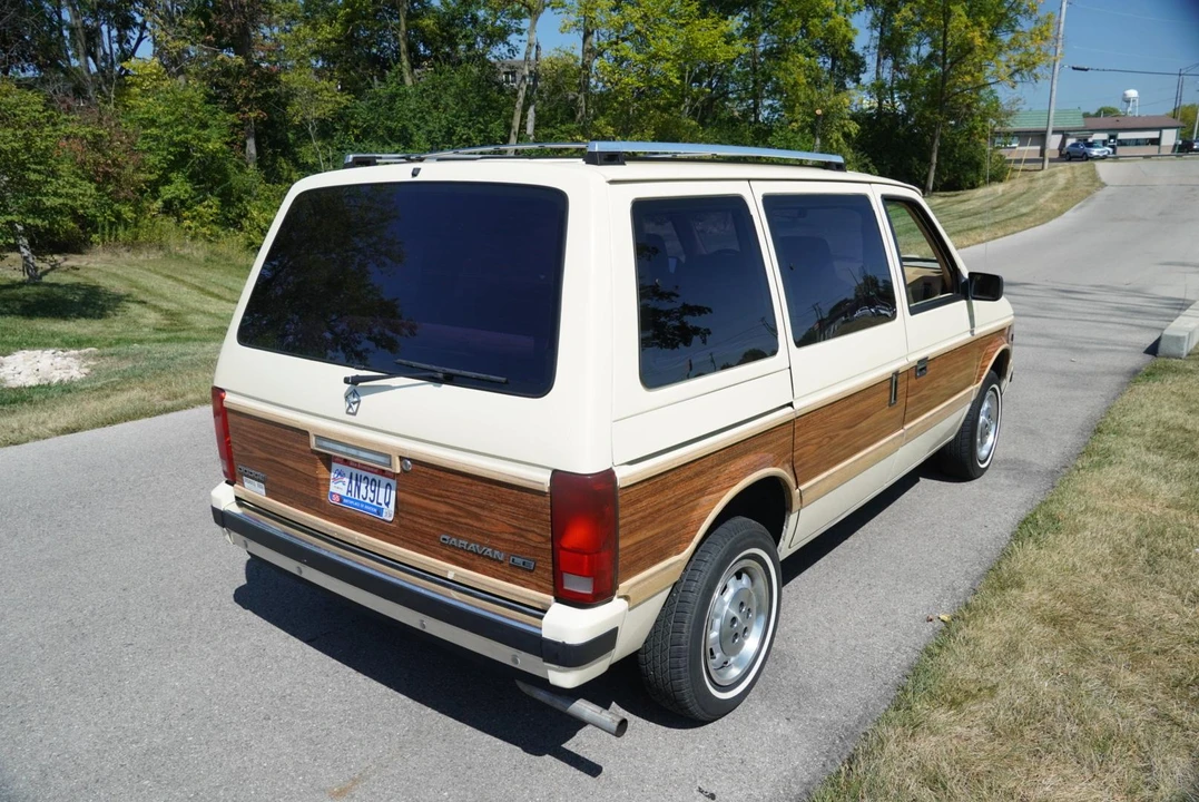 1987 Dodge Caravan - Image 9 of 31