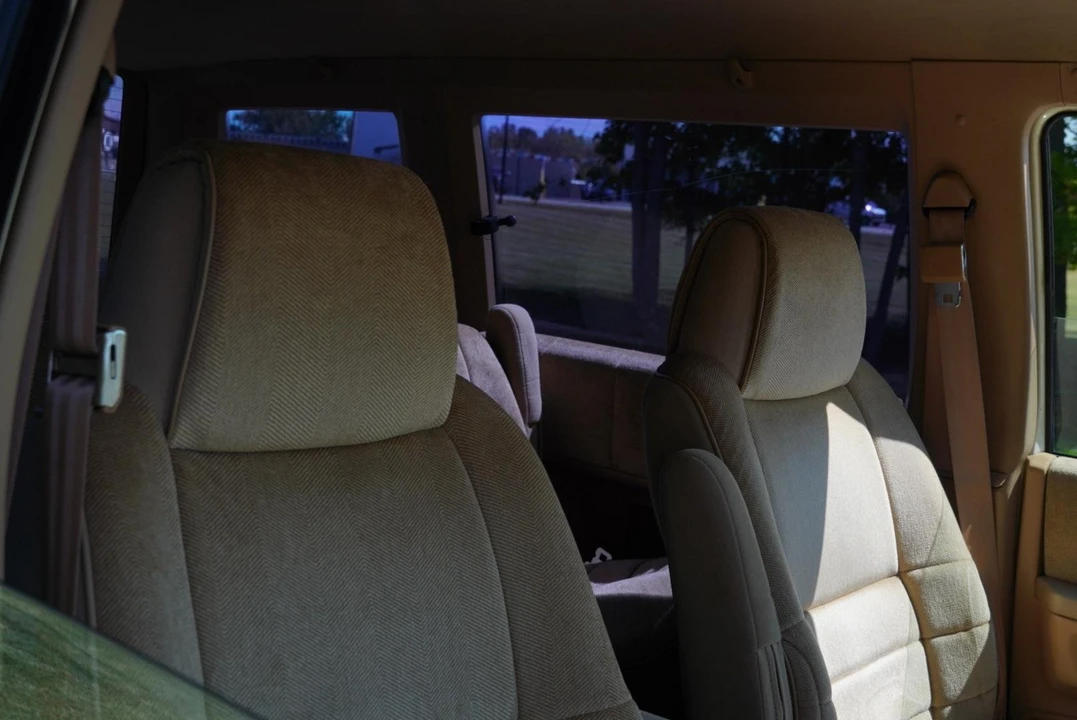 1987 Dodge Caravan - Image 30 of 31