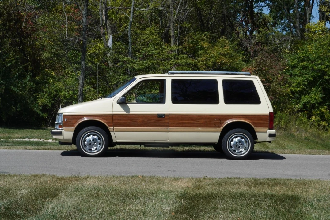 1987 Dodge Caravan - Image 5 of 31