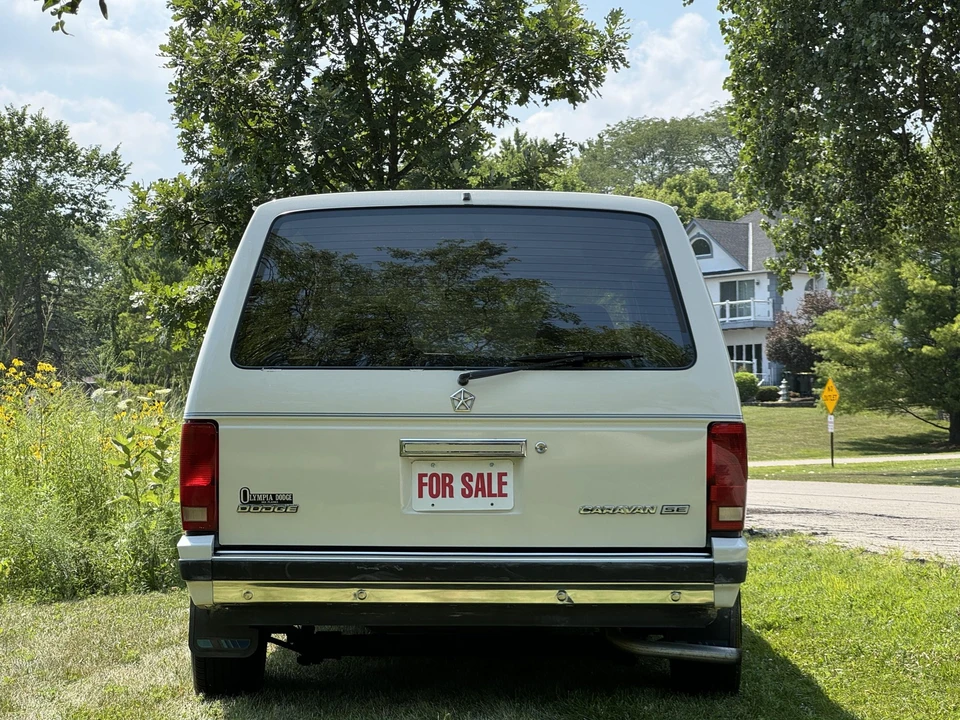 1987 Dodge Caravan - Image 10 of 31