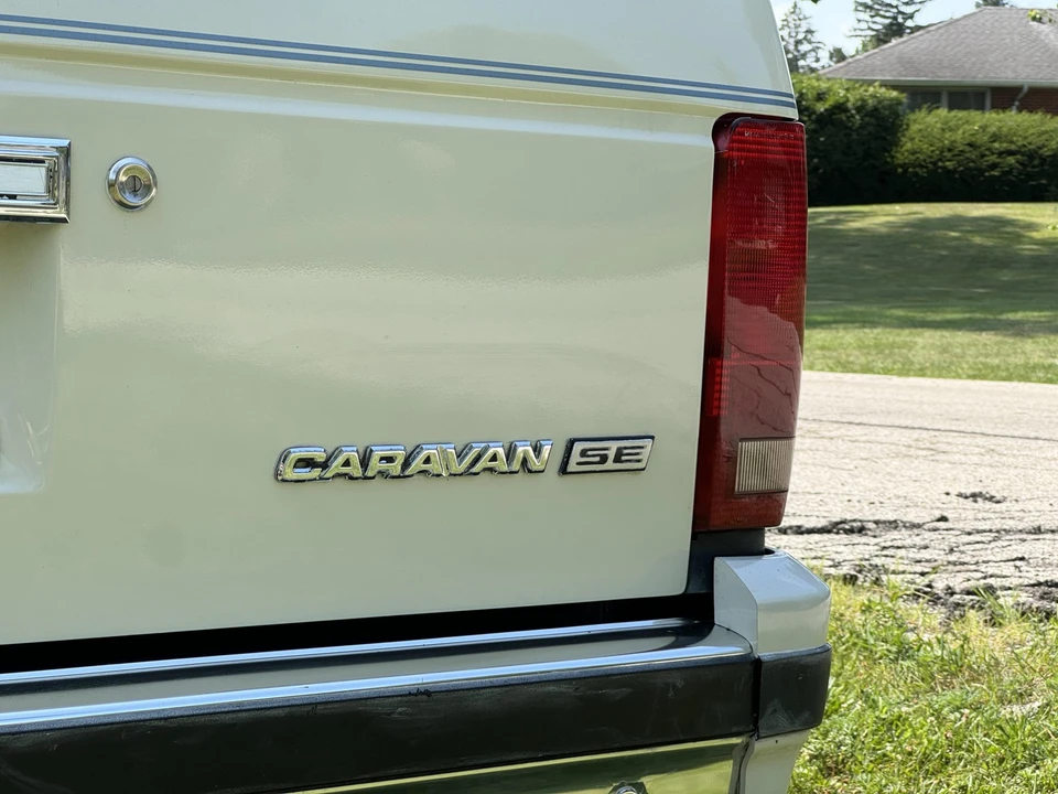 1987 Dodge Caravan - Image 25 of 31