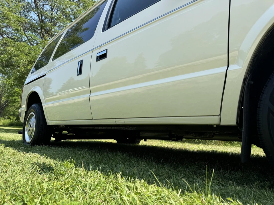 1987 Dodge Caravan - Image 27 of 31