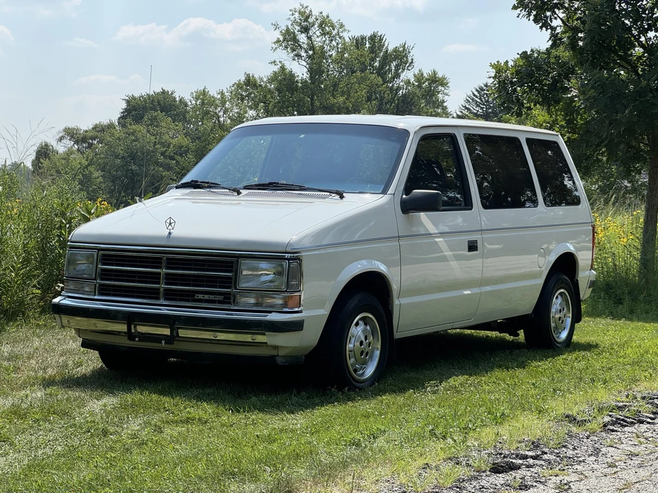 1987 Dodge Caravan - Image 5 of 31