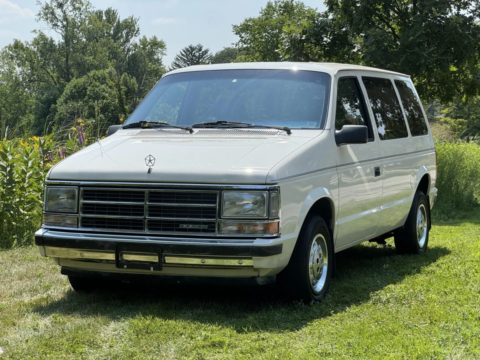 1987 Dodge Caravan - Image 4 of 31