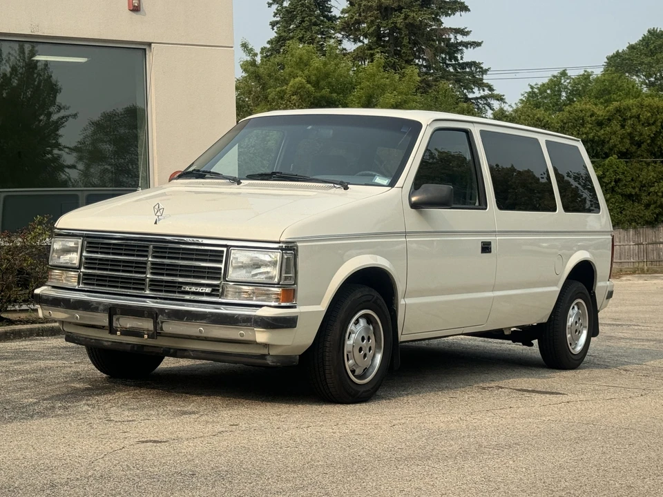 1987 Dodge Caravan - Image 16 of 31