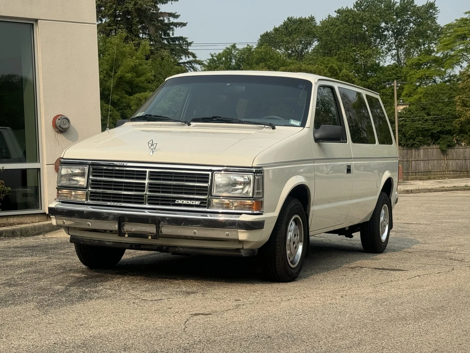 1987 Dodge Caravan - Image 15 of 31