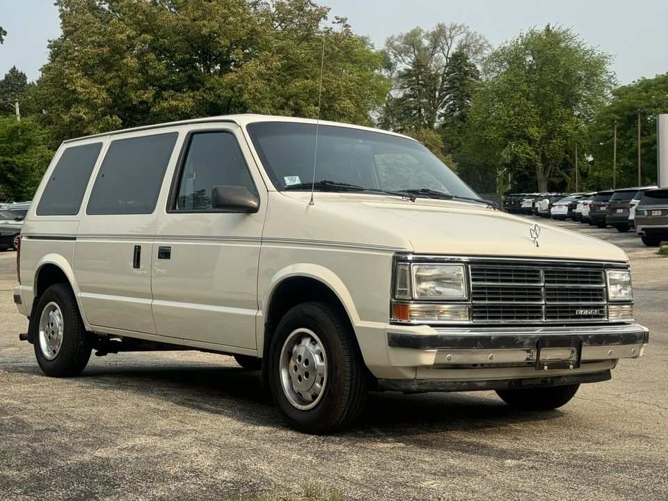1987 Dodge Caravan - Image 14 of 31