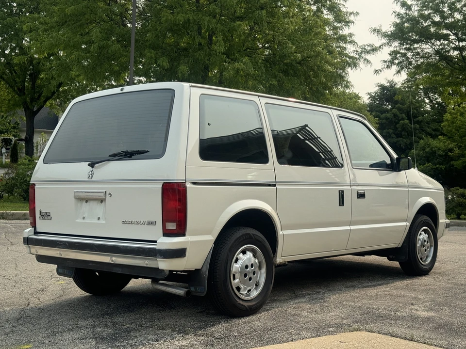 1987 Dodge Caravan - Image 22 of 31