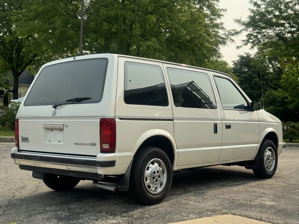 1987 Dodge Caravan - Image 23 of 31