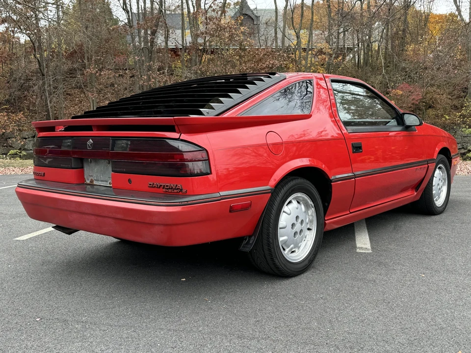 1987 Dodge Daytona - Image 17 of 31