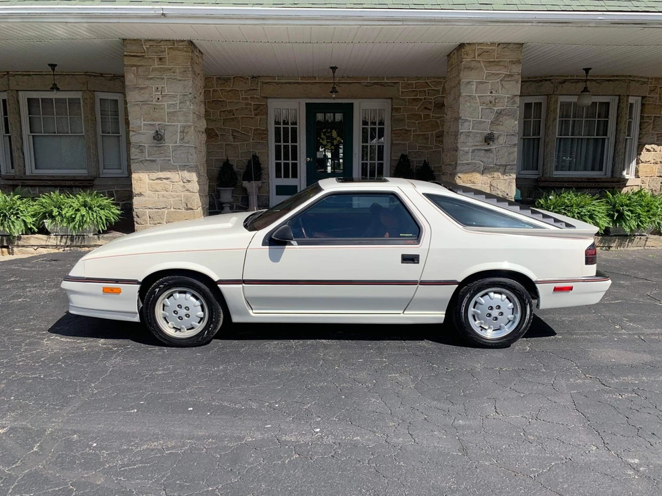 1987 Dodge Daytona - Image 7 of 31