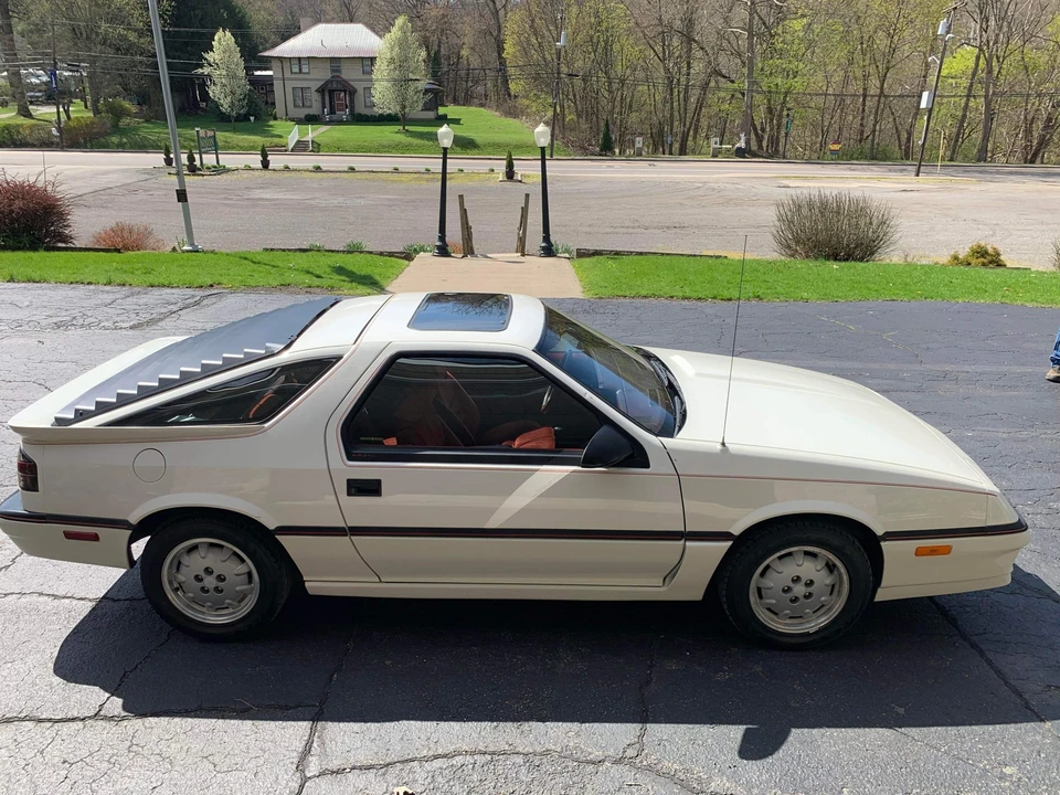 1987 Dodge Daytona - Image 19 of 31