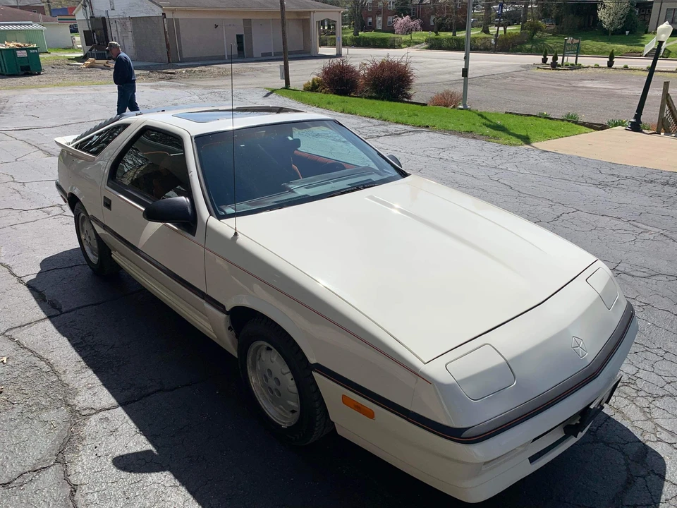 1987 Dodge Daytona - Image 24 of 31