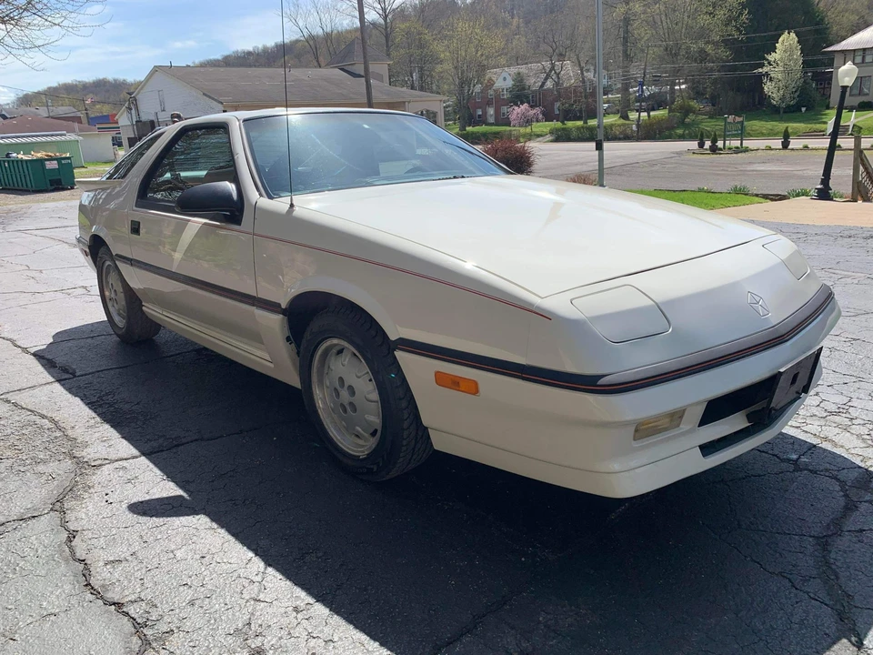 1987 Dodge Daytona - Image 25 of 31