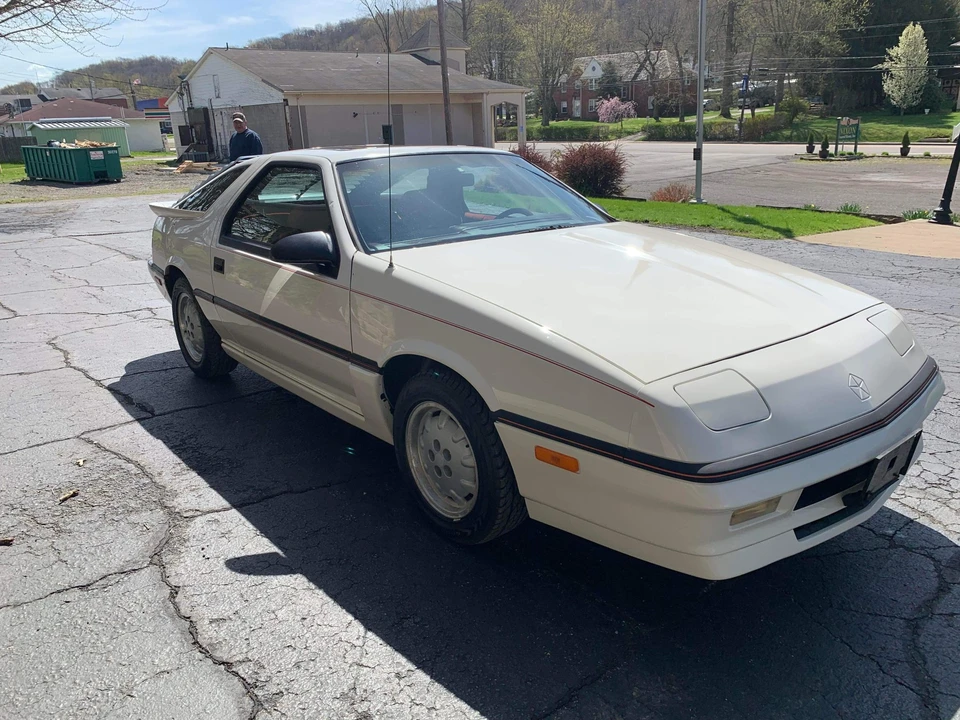 1987 Dodge Daytona - Image 23 of 31