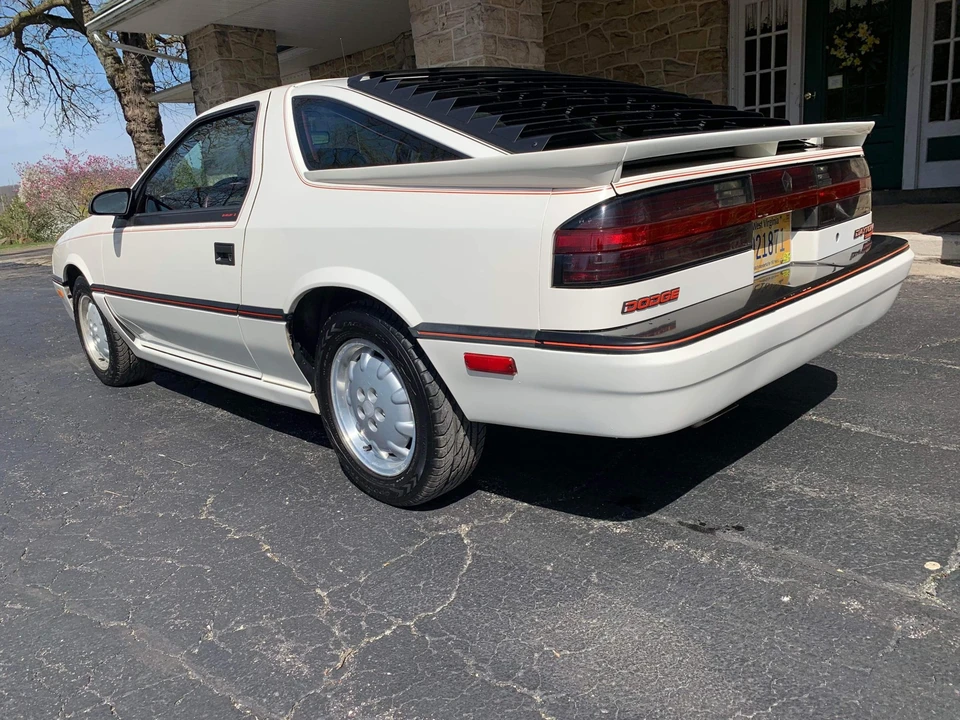 1987 Dodge Daytona - Image 10 of 31