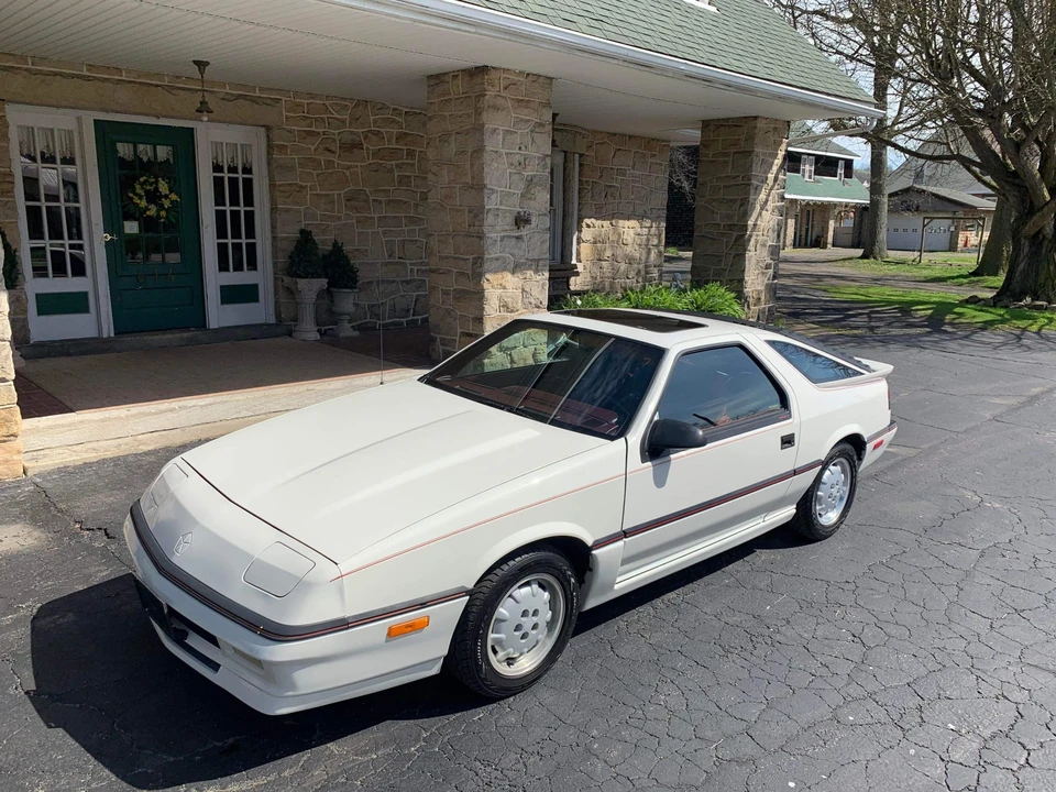 1987 Dodge Daytona - Image 5 of 31