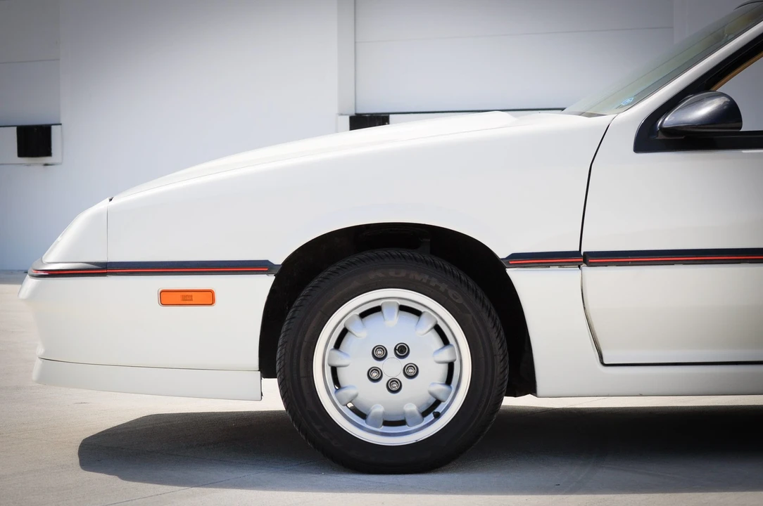 1987 Dodge Daytona - Image 20 of 31