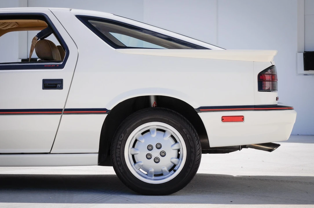 1987 Dodge Daytona - Image 11 of 31