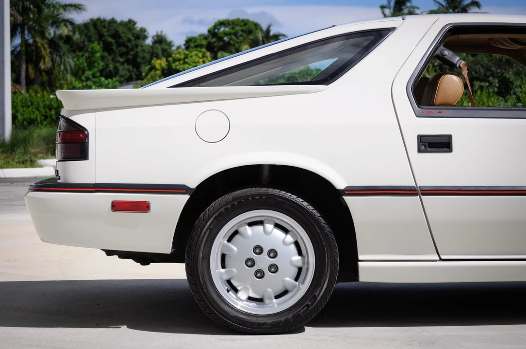 1987 Dodge Daytona - Image 10 of 31