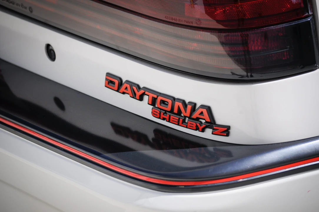 1987 Dodge Daytona - Image 19 of 31