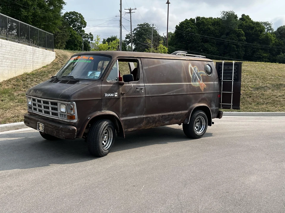 1987 Dodge Ram Van - Image 4 of 31
