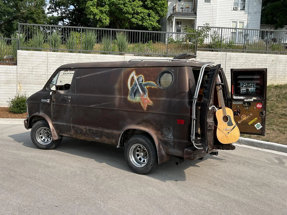 1987 Dodge Ram Van - Image 7 of 31