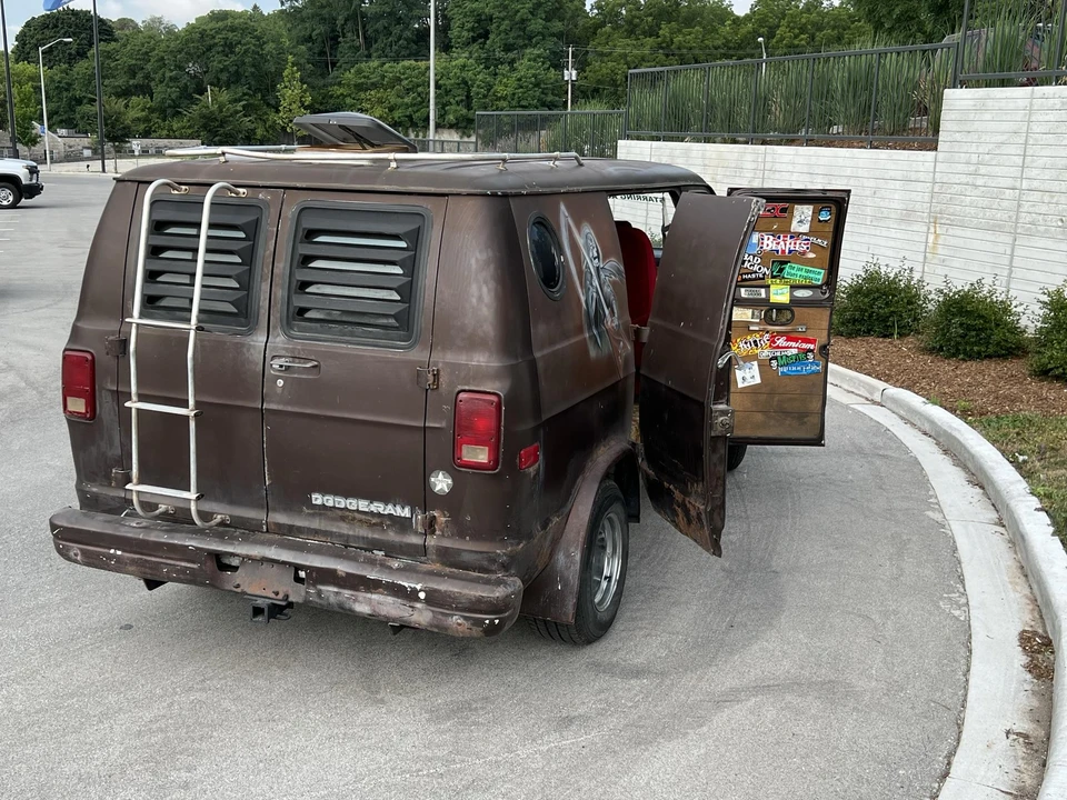 1987 Dodge Ram Van - Image 12 of 31
