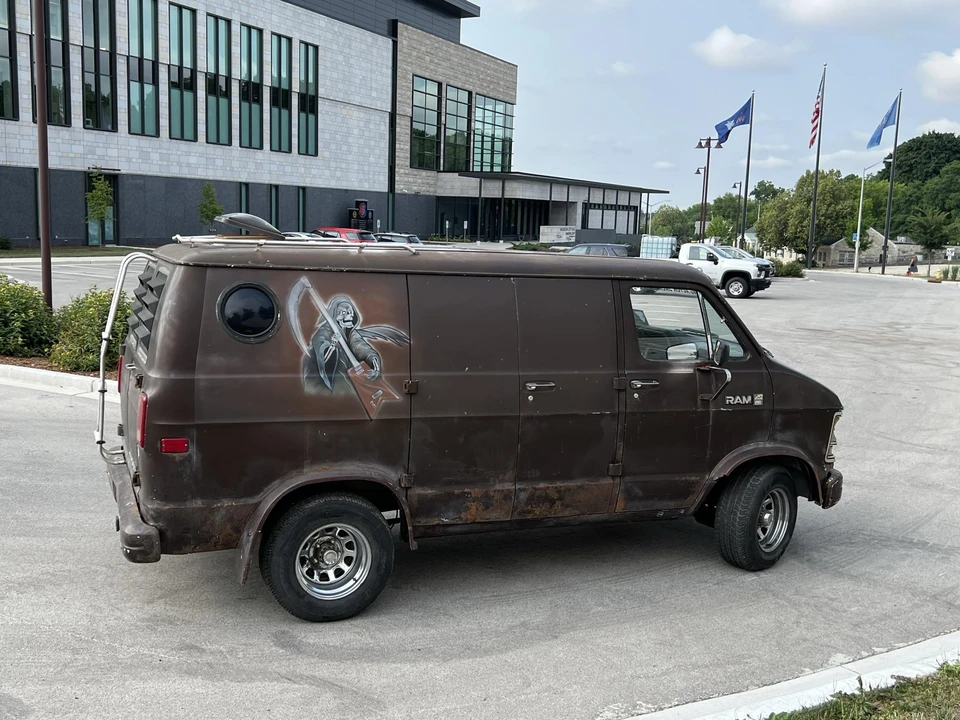 1987 Dodge Ram Van - Image 15 of 31