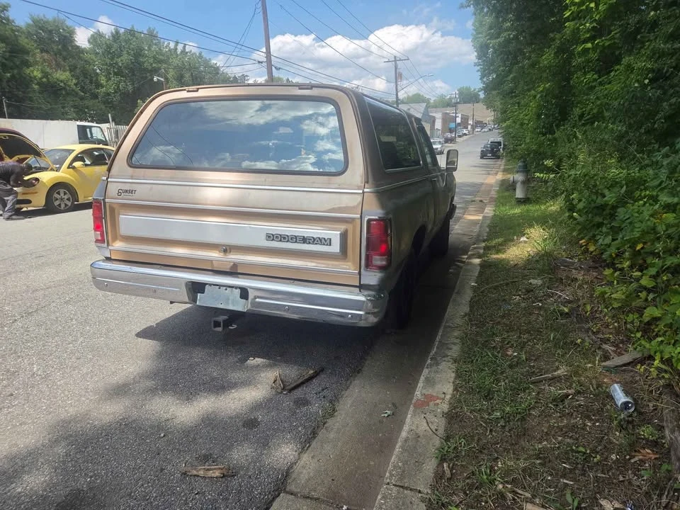 1987 Dodge Ramcharger - Image 4 of 6