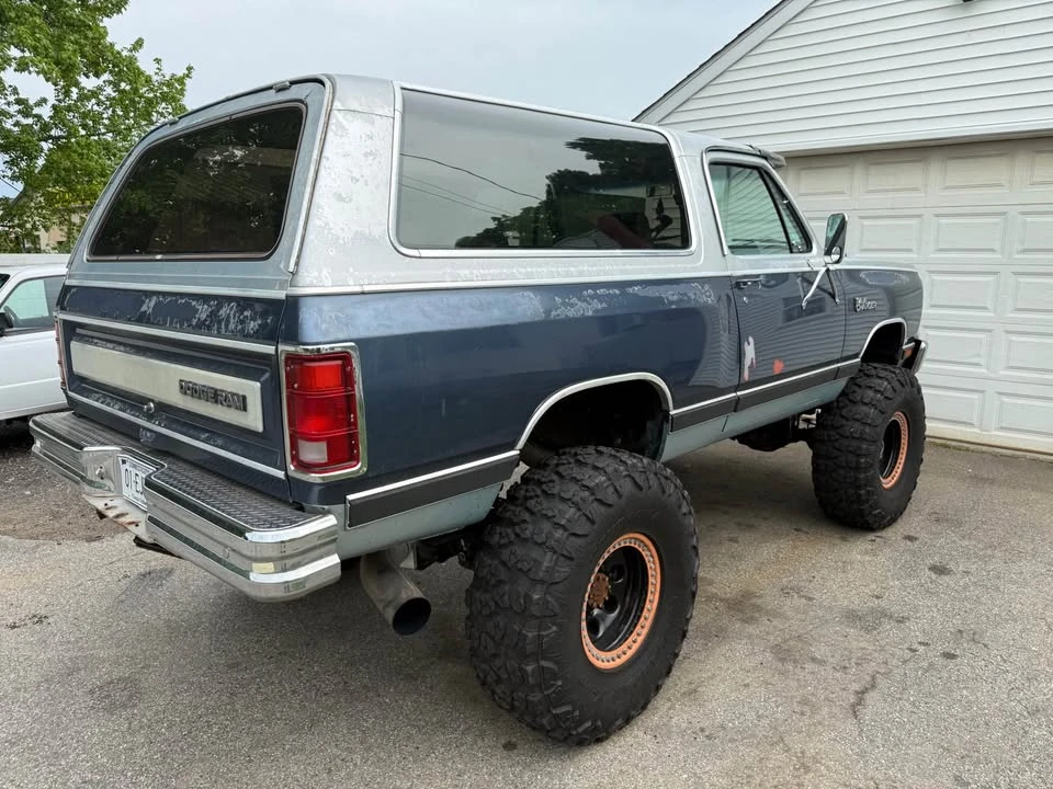 1987 Dodge Ramcharger - Image 8 of 10