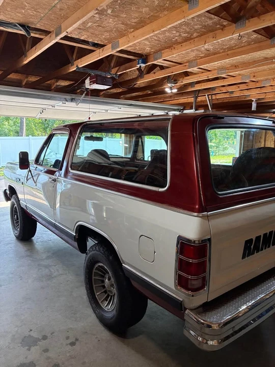 1987 Dodge Ramcharger - Image 15 of 19