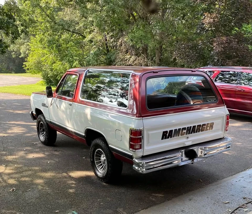1987 Dodge Ramcharger - Image 2 of 19