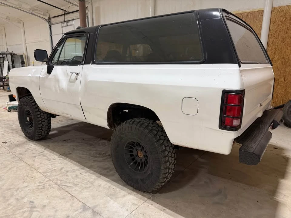 1987 Dodge Ramcharger - Image 5 of 14