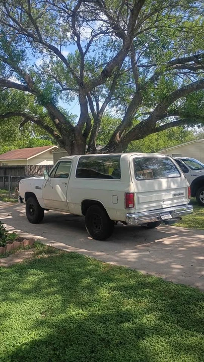 1987 Dodge Ramcharger - Image 3 of 4