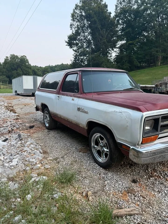 1987 Dodge Ramcharger - Image 2 of 7