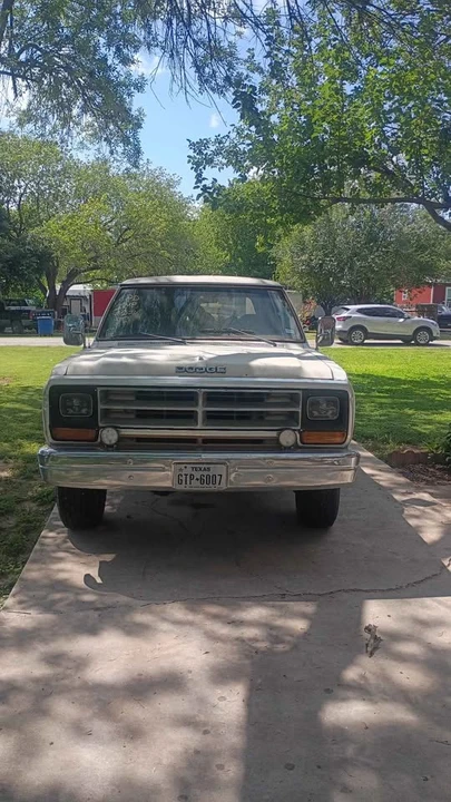 1987 Dodge Ramcharger - Image 2 of 4