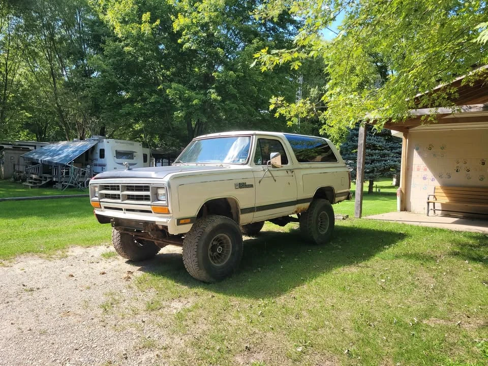1987 Dodge Ramcharger - Image 8 of 14