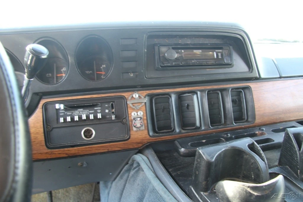 1987 Dodge Ram Van - Image 17 of 21