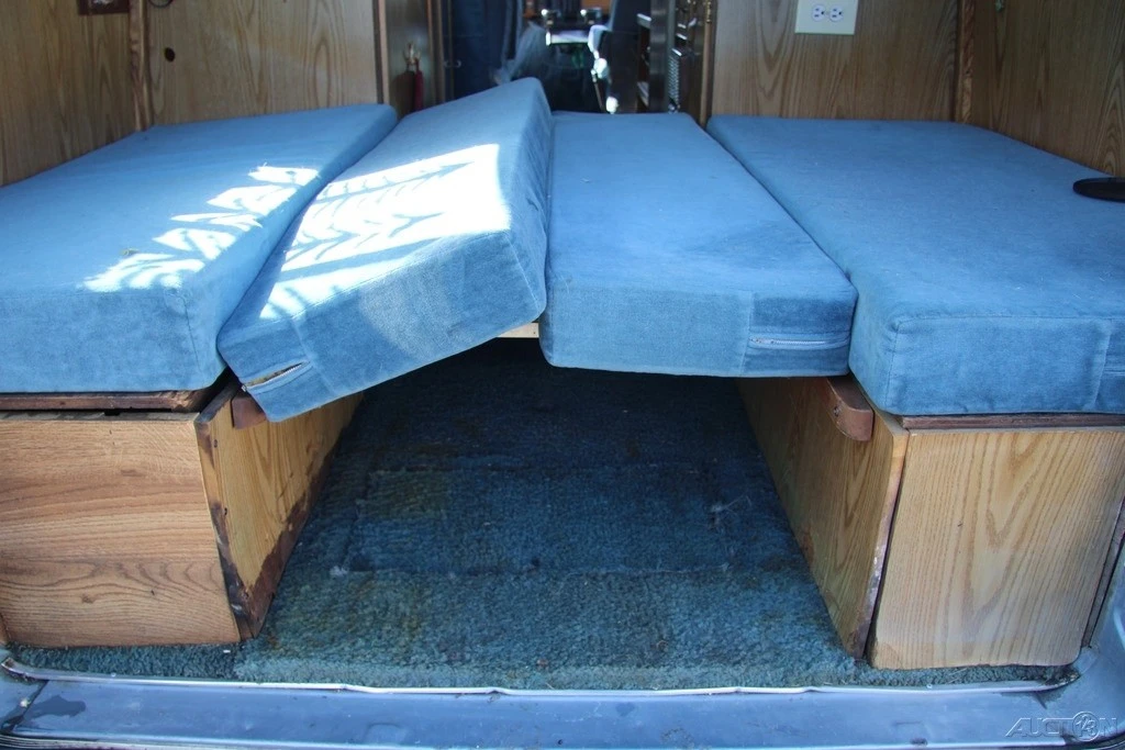 1987 Dodge Ram Van - Image 19 of 21