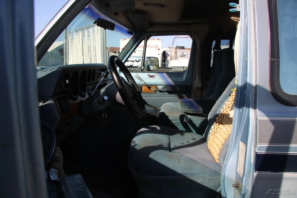 1987 Dodge Ram Van - Image 13 of 21